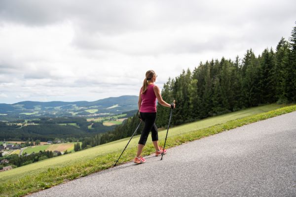 Nordic Walking rund ums Familienhotel Berger in der Steiermark/Österreich